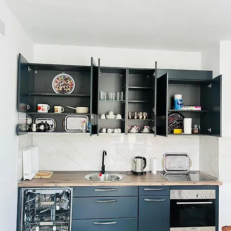 Villa Holiday * بيهاتش