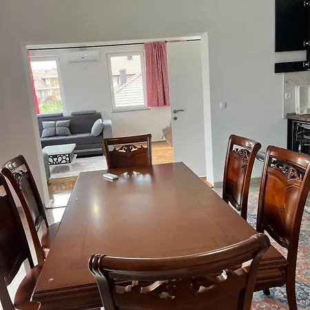 Villa Holiday * بيهاتش