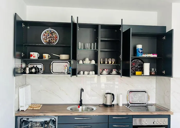 Villa Holiday بيهاتش